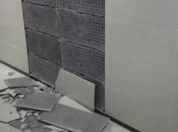 大埔瓷砖空鼓维修公司分享下大埔墙砖松动维修的知识